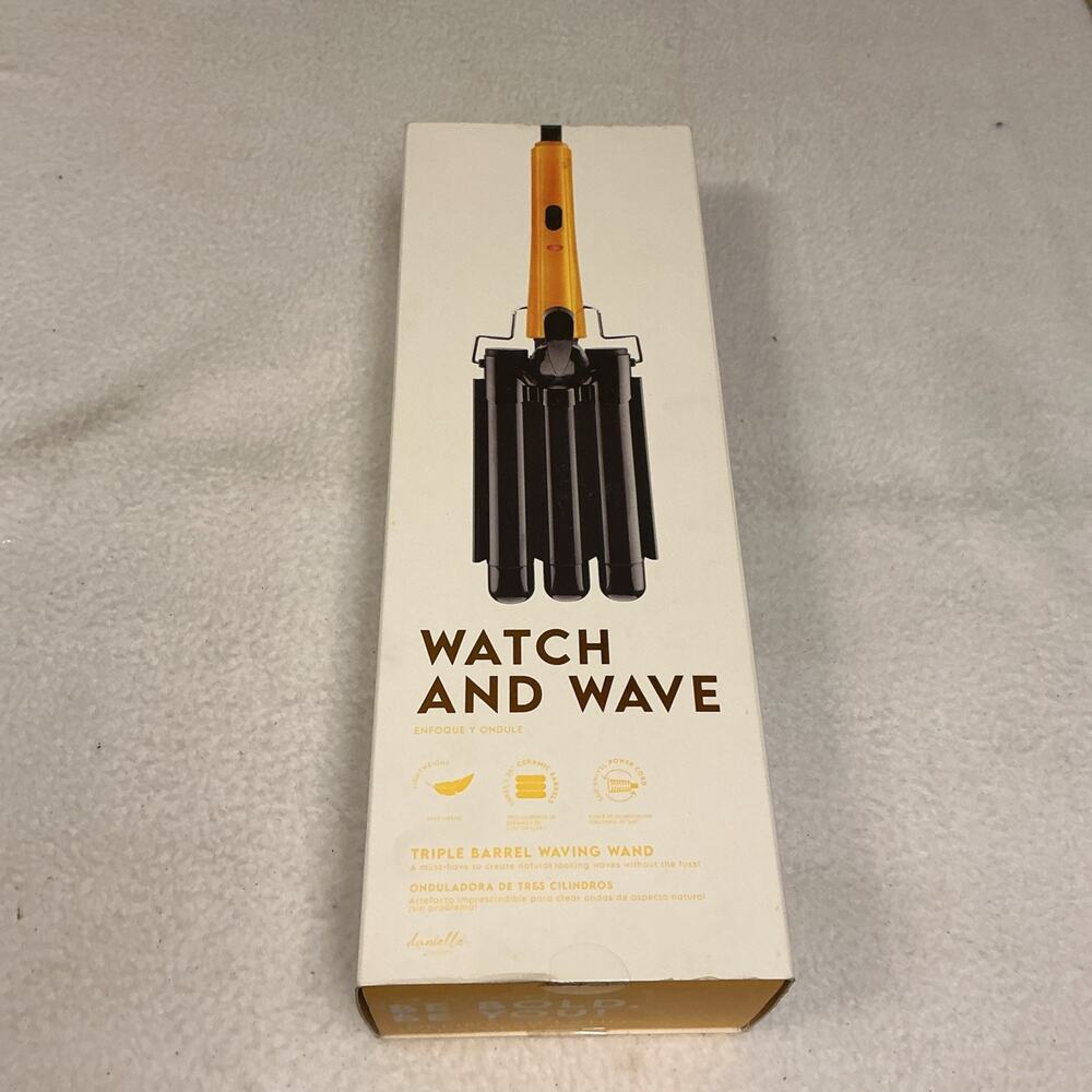 DANIELLE CREATIONS WATCH AND WAVE TRIPLE BARREL WAVING WAND NEW IN BOX! SEALED.